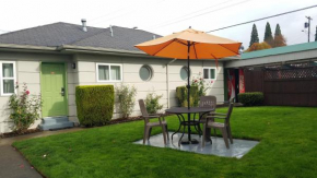  Milwaukie Inn Portland South  Милуоки